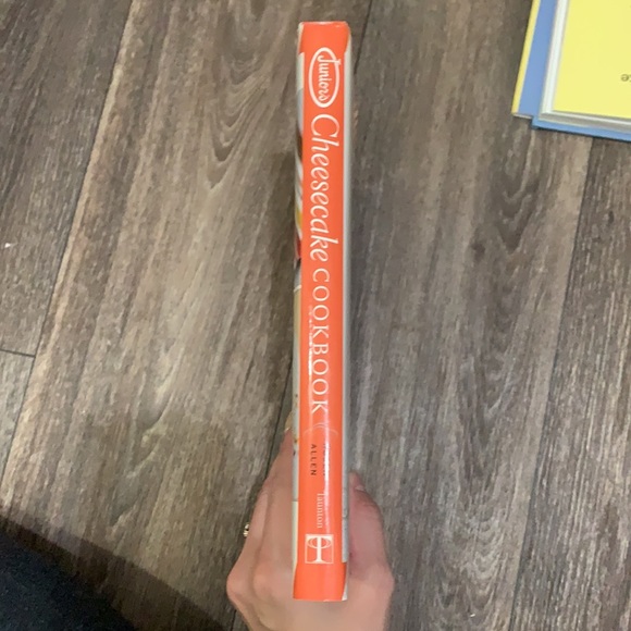 Cheesecake Cookbook - Picture 4 of 7